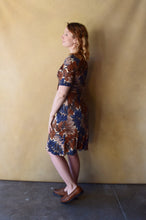 Load image into Gallery viewer, Early 1940s rayon jersey dress . vintage 40s dress . size s