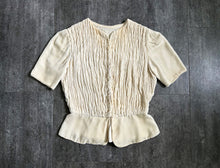Load image into Gallery viewer, 1930s 1940s silk velvet top . cream velvet blouse . size s to s/m