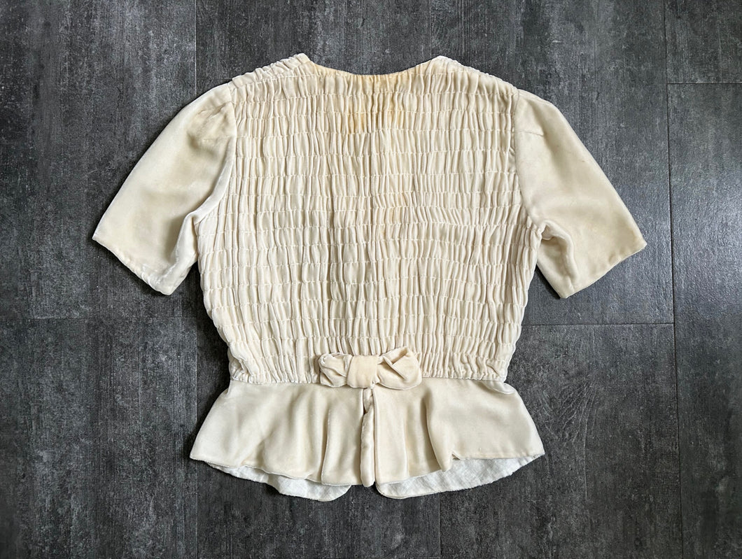 1930s 1940s silk velvet top . cream velvet blouse . size s to s/m