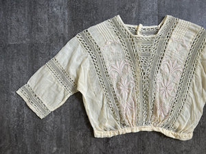 Antique Edwardian blouse . vintage lace embroidered top . size s to s/m