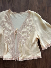 Load image into Gallery viewer, 1930s silk satin bed jacket with inset lace . size small to large