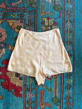 Load image into Gallery viewer, 1930s silk tap pants . 30s silk shorts . size small