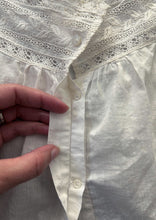 Load image into Gallery viewer, Antique corset cover with lace trim . size medium to large