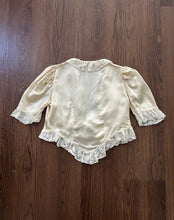 Load image into Gallery viewer, 1930s cream silk bed jacket with lace trim . size small to large