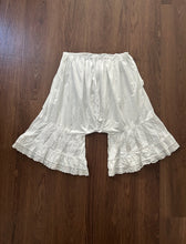 Load image into Gallery viewer, Antique bloomers with ruffled lace . size large
