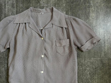 Load image into Gallery viewer, 1940s rayon top . vintage 40s casualwear shirt . size xs to s