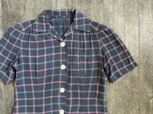 Load image into Gallery viewer, 1940s plaid top . 40s cotton shirt . size s to s/m