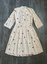 Load image into Gallery viewer, 1940s novelty print dress . chariot print dress . size m to m/l