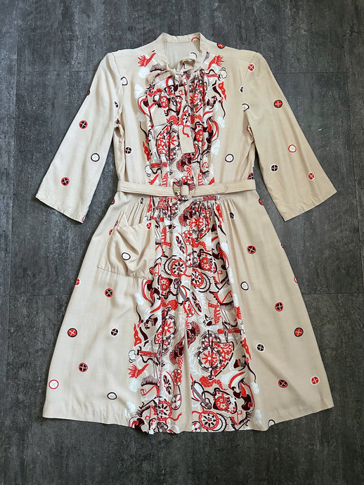 1940s novelty print dress . chariot print dress . size m to m/l