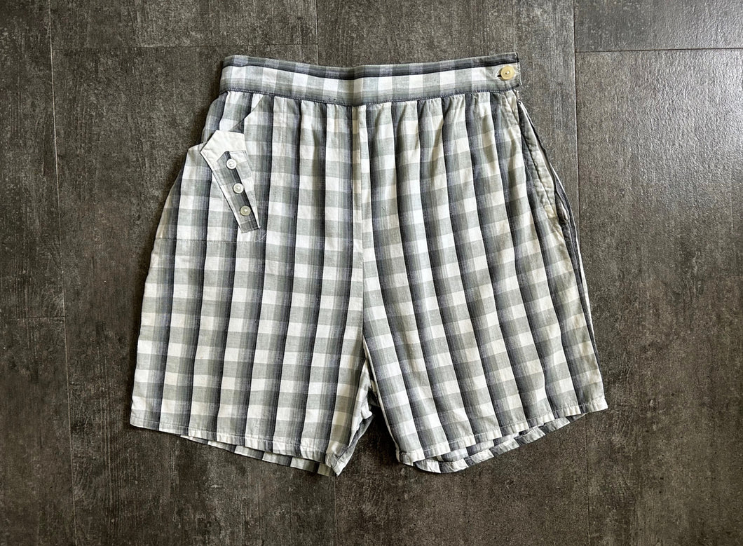 1950s shorts . vintage 50s print shorts . size s/m to m