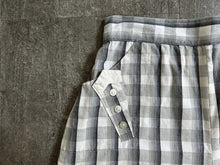 Load image into Gallery viewer, 1950s shorts . vintage 50s print shorts . size s/m to m