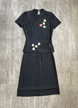 Load image into Gallery viewer, 1940s 1950s knit set . Zodiac ribbon knit set . size s to m