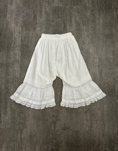 Load image into Gallery viewer, Antique ruffled bloomers with lace . size xs