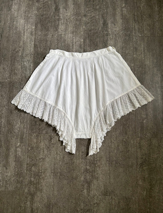 Antique bloomers . vintage cotton and lace shorts . size medium to m/l