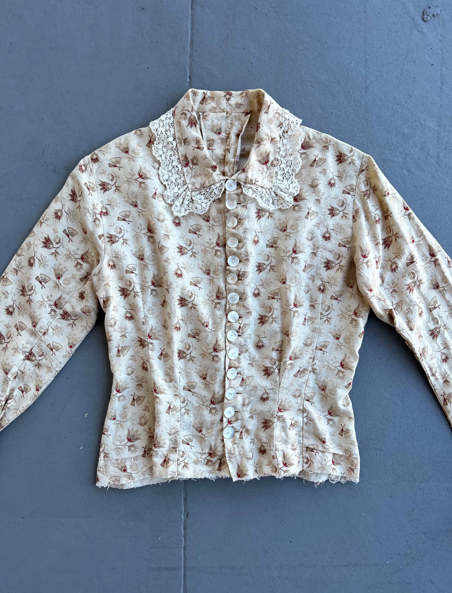 Antique calico blouse . 1880s 1890s print bodice . size xs to 