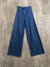 Load image into Gallery viewer, 1970s embroidered Levis . 70s denim pants . 24-25 waist