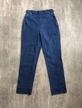Load image into Gallery viewer, 1950s shorthorn Levis . Western wear pearl snap jeans . 30 waist