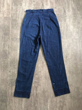Load image into Gallery viewer, 1950s shorthorn Levis . Western wear pearl snap jeans . 30 waist