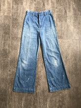 Load image into Gallery viewer, 1970s saddleback jeans . vintage denim . 27 waist