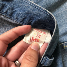 Load image into Gallery viewer, 1970s saddleback jeans . vintage denim . 27 waist