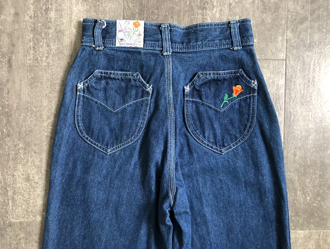Vintage 1970s Levis . embroidered denim . 24-25 waist
