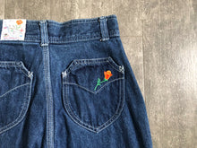Load image into Gallery viewer, Vintage 1970s Levis . embroidered denim . 24-25 waist