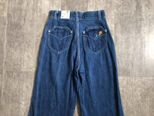 Load image into Gallery viewer, Vintage 1970s Levis . embroidered denim . 24-25 waist