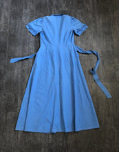 Load image into Gallery viewer, 1940s dressing gown . vintage 40s wrap dress . size xs to s