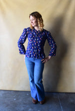 Load image into Gallery viewer, 1930s feedsack top . vintage 30s blouse . size s to m