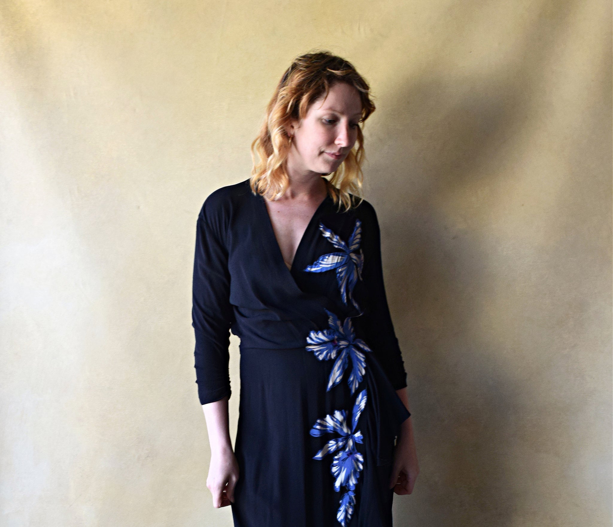 1940s floral appliqu dress . vintage 40s dress . size medium to m/l bluefennel 1940s floral appliqu dress . vintage 40s dress . size medium to m/l bluefennel