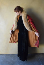 Load image into Gallery viewer, 1920s stenciled cape . vintage 20s silk velvet coat . one size