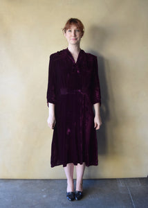 1940s velvet dress . vintage 40s purple dress . size l to xl