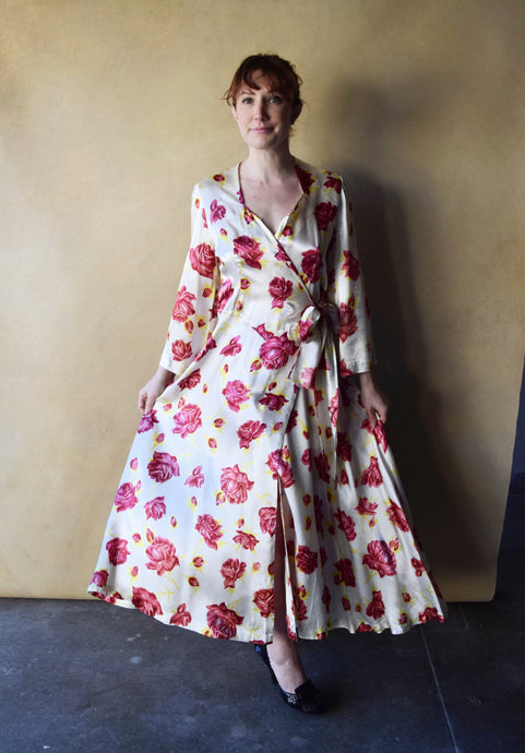 1940s dressing gown . vintage rose print satin dress . size m