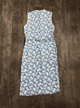 Load image into Gallery viewer, 1930s wrap dress . vintage 30s house dress . size xs to s