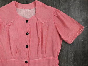 Vintage 1940s dress . striped 40s dress . size xl to xxl
