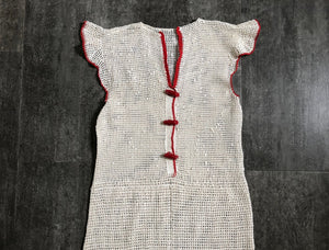 Vintage 1930s crochet dress . 30s dress . size xs to s