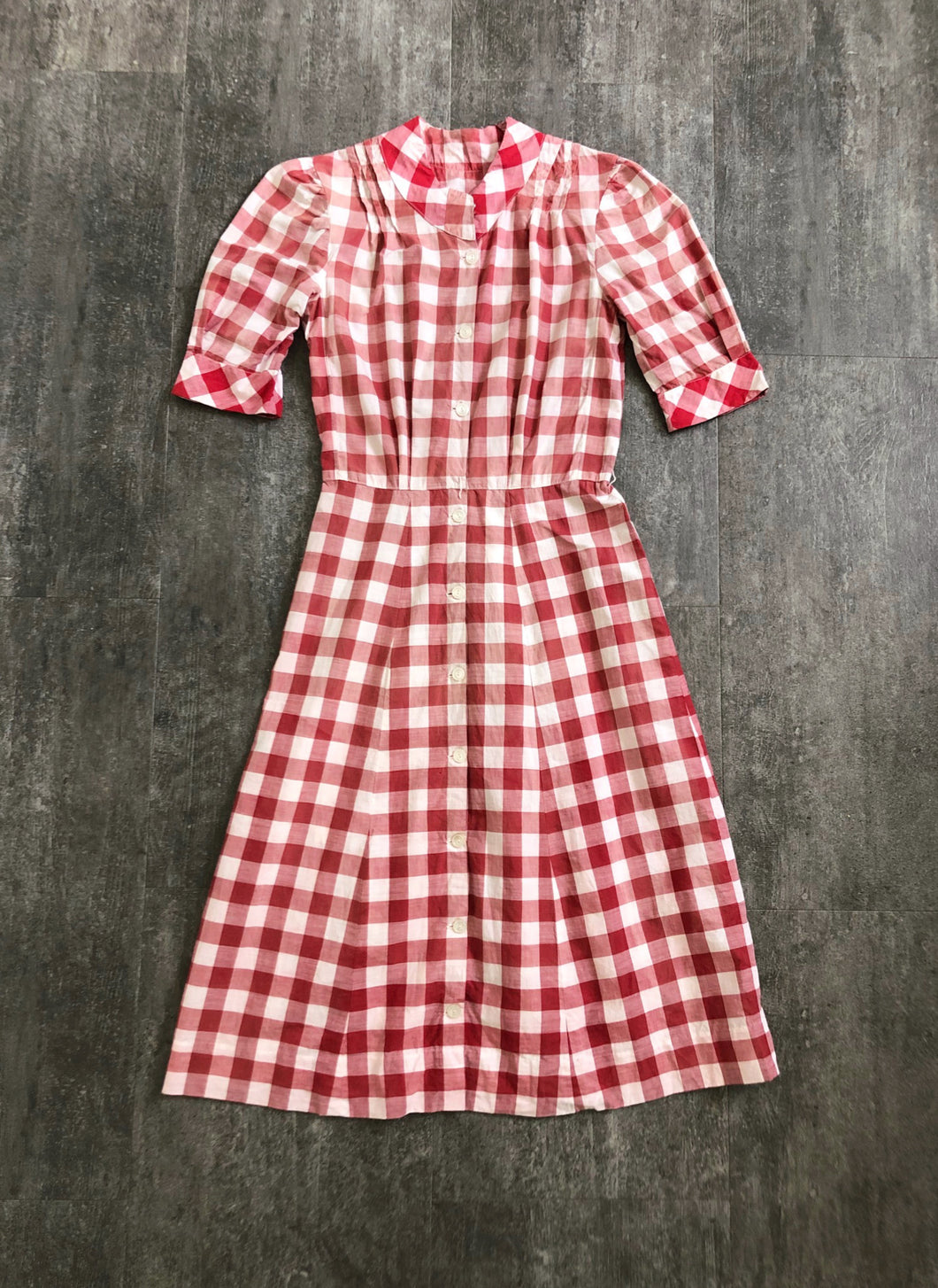 1930s gingham dress . vintage dress . size xs