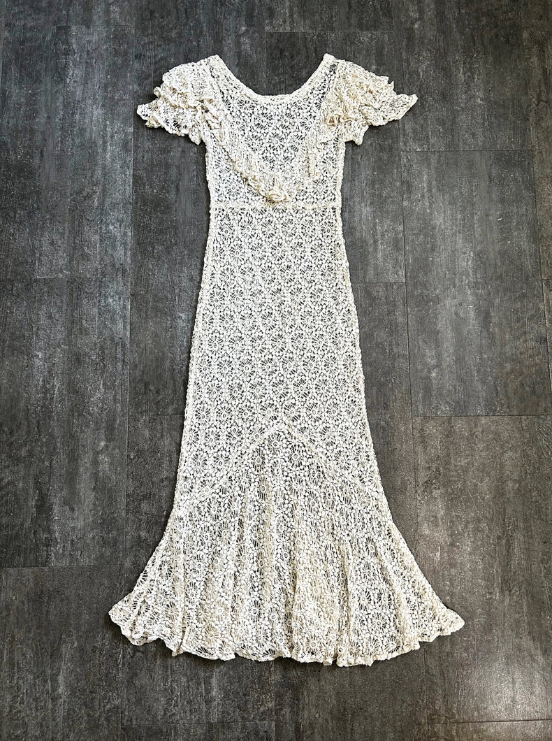 1930s lace dress . vintage spiderweb lace dress . size xs to s