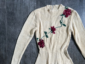 1940s rose knit dress . vintage flower wool knit . size xs to s