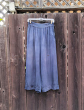 Load image into Gallery viewer, 1940s rayon trousers . vintage 30s 40s pants . size medium