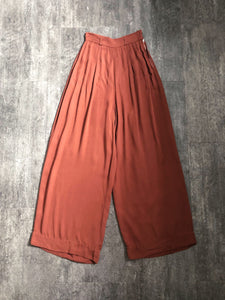 1930s 1940s pants . vintage wide leg gabardine trousers . size xs