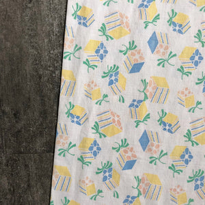 1930s feedsack pants . vintage novelty print pants . size medium