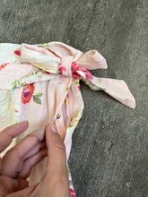 Load image into Gallery viewer, 1940s rayon pants . pink floral print pants . 23-25 waist
