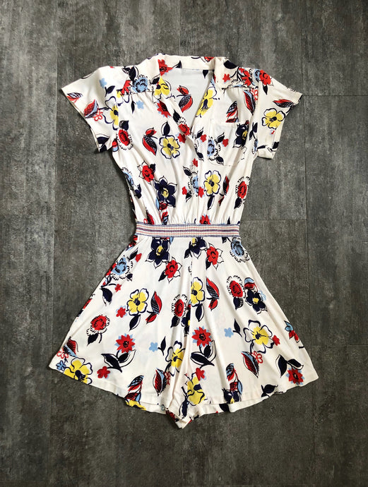 1940s rayon jersey playsuit . vintage floral romper . size xs to s