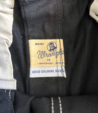 Load image into Gallery viewer, 1950s 1960s Wrangler Blue Bell jeans . black denim pants . 26 waist