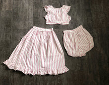 Load image into Gallery viewer, 1940s playsuit . vintage 40s 3-piece playsuit . size xs to xs/s