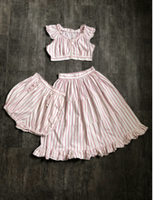 Load image into Gallery viewer, 1940s playsuit . vintage 40s 3-piece playsuit . size xs to xs/s