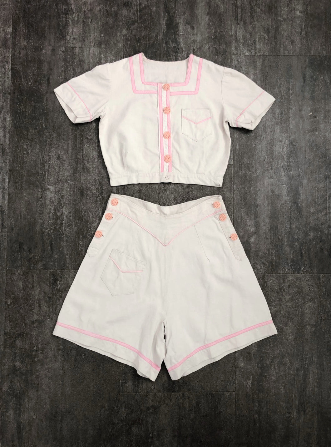 1930s playsuit . vintage 30s top and shorts . size xs