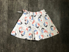 Load image into Gallery viewer, 1940s novelty print shorts . 40s shorts . size s to s/m