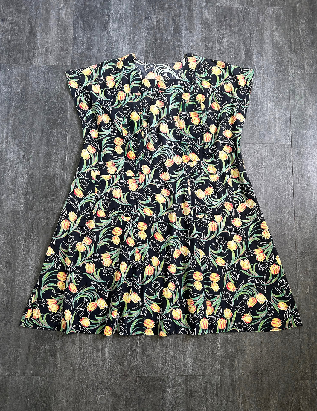 1920s tulip print dress . vintage 20s dress . size xl to xxl